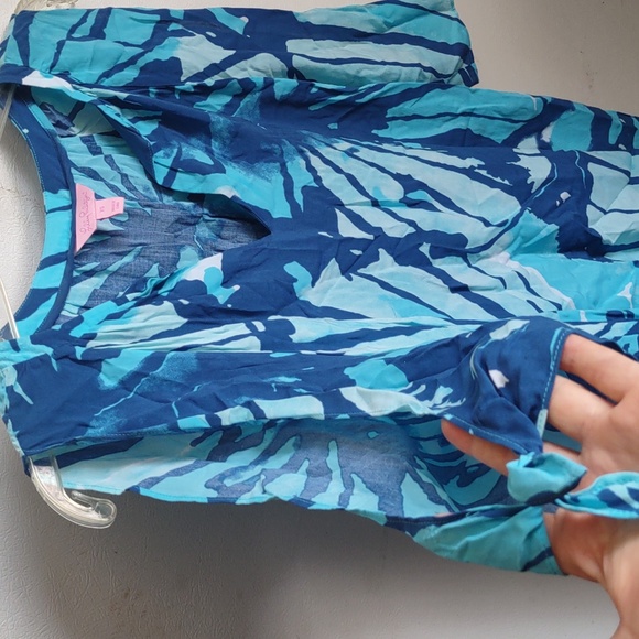 Lilly Pulitzer XS Blue Paisley Tunic Top - 3/4 Sleeve Asymmetrical Hem - Picture 4 of 8